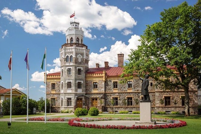 Full-Day Private Trip to Cesis, Sigulda and Turaida from Riga - Stop 1: Cēsis Medieval Castle and the town walk