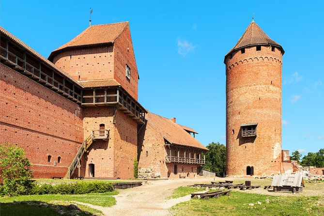 Full-Day Private Trip to Cesis, Sigulda and Turaida from Riga - What the driver actually contributes (English speaking, plus real help)