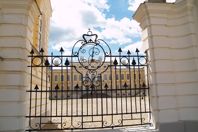 Group Day trip to Rundale Palace, Hill of Crosses & Bauska Castle - Stop 2 at Rundale Palace: The Real Reason This Trip Sells Out