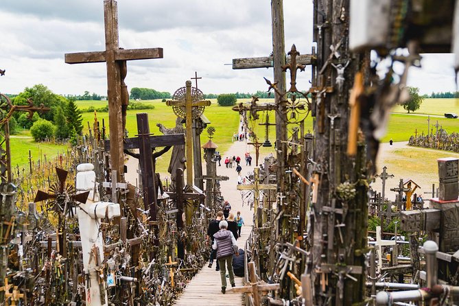 Hill of Crosses & Rundale Palace Tour - Lunch is on you, so plan it smart