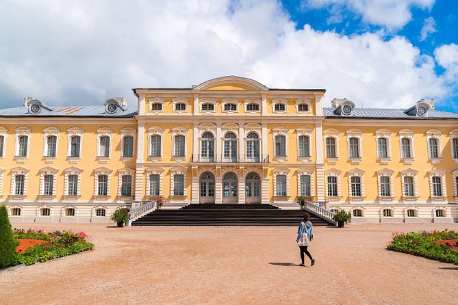 Hill of Crosses & Rundale Palace Tour - Value check: $456.58 per group, up to 3