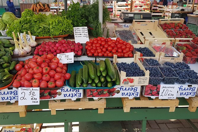 Latvian food tasting tour at Riga Central market - Group size, pace, and how to make sure you hear the guide