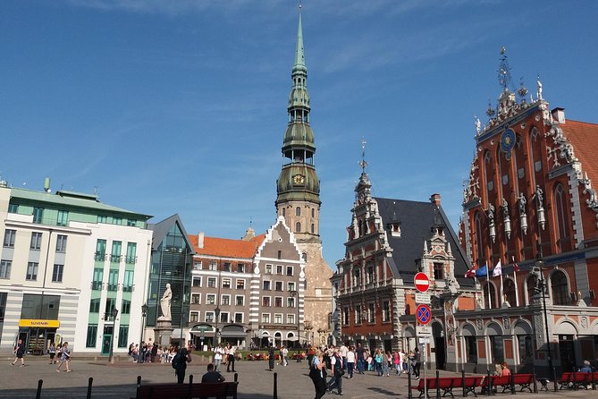 Old Riga Walking Tour / Riga Altstadt Spaziergang - A 2-Hour Walk Through Old Riga’s Biggest “Wayfinding” Stops