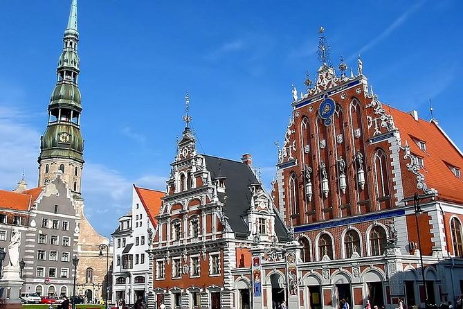 Old Town And Art Nouveau Walking Tour Of Riga - Pickup, start time, and how to plan your morning