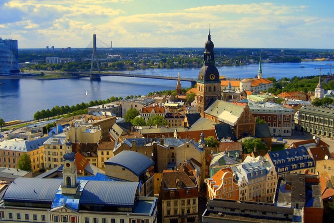 Old Town Walking Tour of Riga - Swedish Gate, the only original gateway you can actually walk through