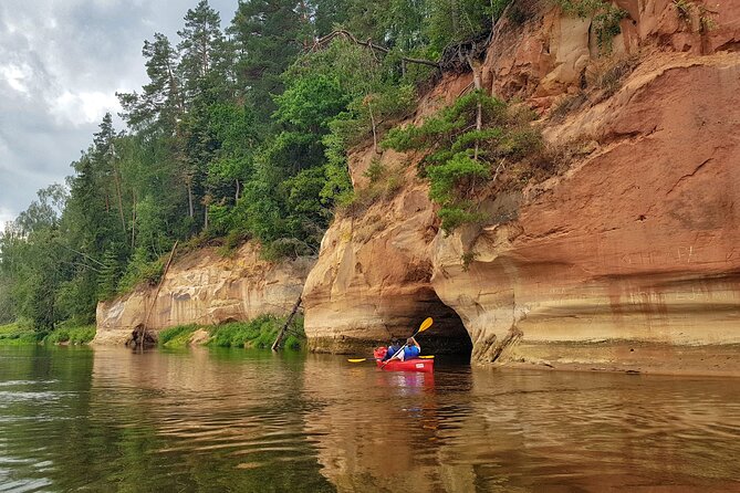 One-Day Kayaking Trip in Gauja River Valley - Lunch on the riverbank, what’s included and what to pack for taste