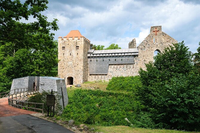 Private Full-Day Hiking Tour in Sigulda and Gauja National Park - Your day schedule, pace, and what 8 hours really means