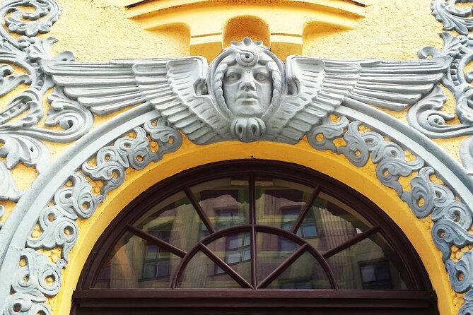 Private Riga Art Nouveau Tour - Tērbatas iela: Vertical Art Nouveau and National Romanticism in Motion