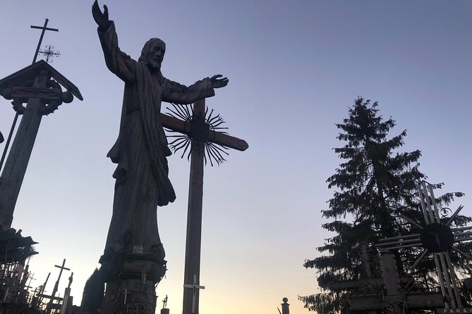 Private transfer Riga - Hill of Crosses - Riga - A half-day cross-border detour that actually feels easy