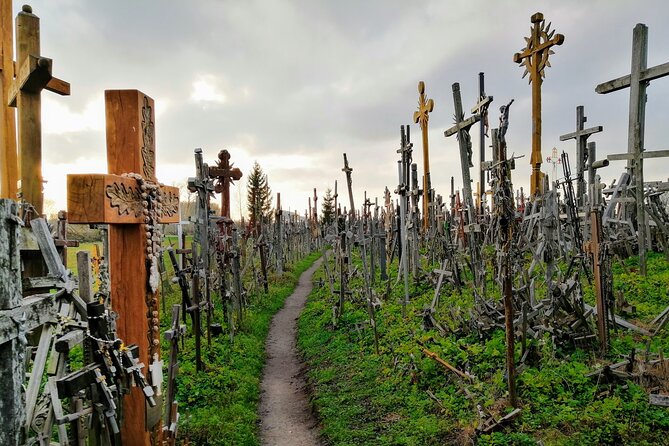 Private transfer Riga - Hill of Crosses - Riga - Who should book this Riga to Hill of Crosses transfer?