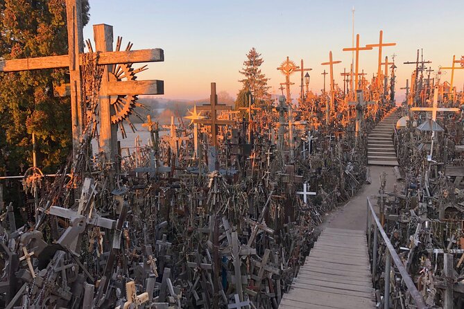 Private transfer Riga - Hill of Crosses - Riga - Riga pickup, timing, and the air-conditioned ride