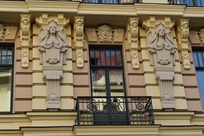 Riga Art Nouveau walking tour - Going beyond the Old Town, and why that matters