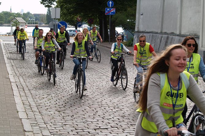 Riga Highlights Bike Tour - A 2.5-hour Riga loop that hits the city’s big themes