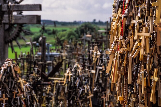 Riga: Hill of Crosses & Guided Rundale Palace with Bauska Castle - Bus comfort, group size, and why this tour works even when it is cold