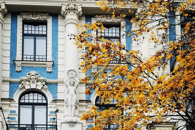Riga Jewish History Tour - Stop 2: Latgale suburb and what still looks like WWII-era Riga