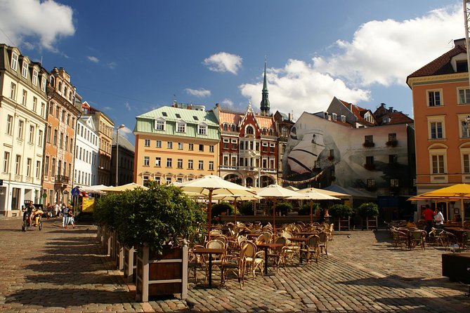 Riga Old Town Walking Tour in a Small Group - Riga Old Town through a tight route and a big first story