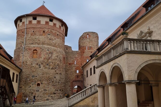 Riga to Vilnius - Sightseeing transfer - Comfort on the road, and why it matters here