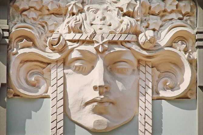 Riga walking guided Sightseeing tour - Walking Comfort, Pickup, and Staying on Schedule