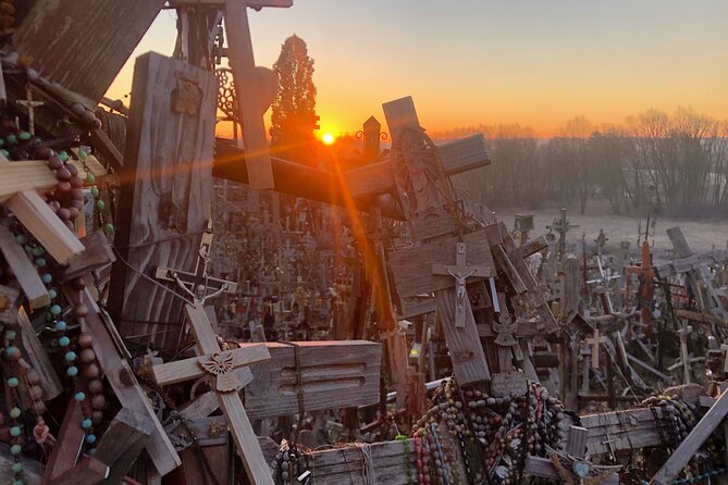 Sunrise at the Hill of Crosses - 2 countries in 1 day - Stop 1 at Kryziu Kalnas: 30 minutes of legends, symbols, and context