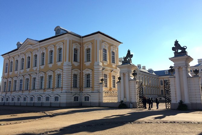 Tour from Riga - Vilnius via Bauska, Rundale, The Hill of Crosses - Price and what you should budget beyond the ticket
