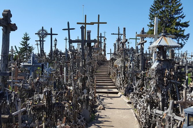 Tour from Riga - Vilnius via Bauska, Rundale, The Hill of Crosses - Guides and pacing: usually great, but style can vary